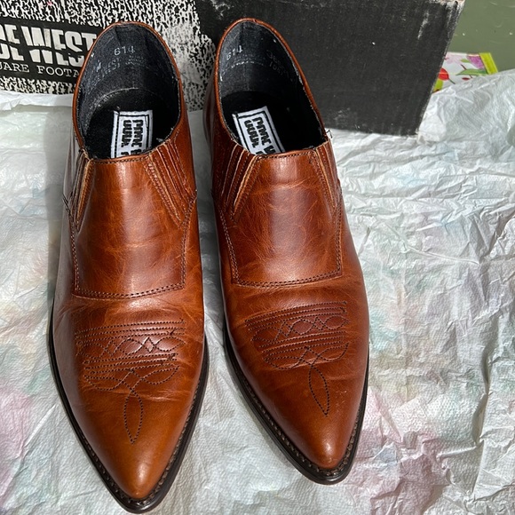 Code West - Picture 1 of 7